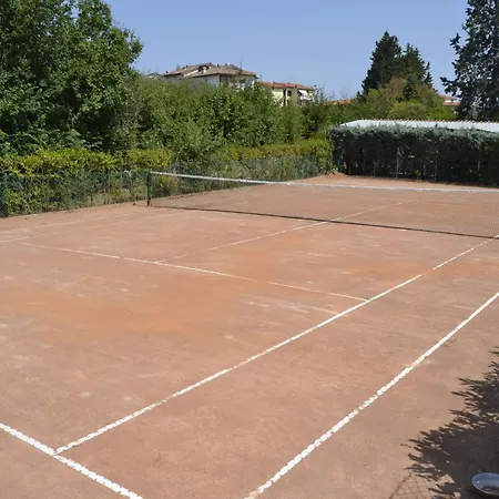 Casa Con Piscina E Tennis