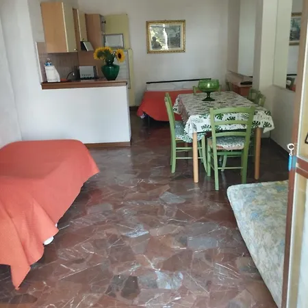 Casa Con Piscina E Tennis *