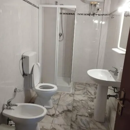 アパート Casa Con Piscina E Tennis