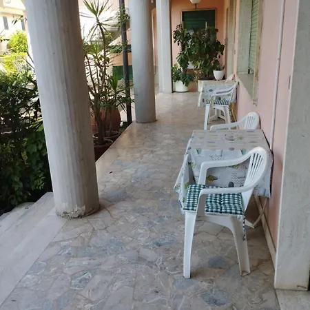 Casa Con Piscina E Tennis