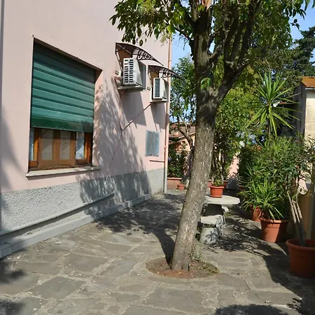 Casa Con Piscina E Tennis *