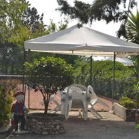 アパート Casa Con Piscina E Tennis